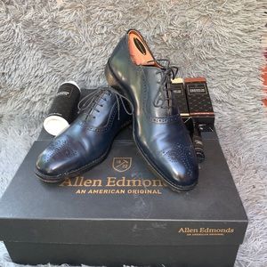 Alan Edmonds Navy size 9.5